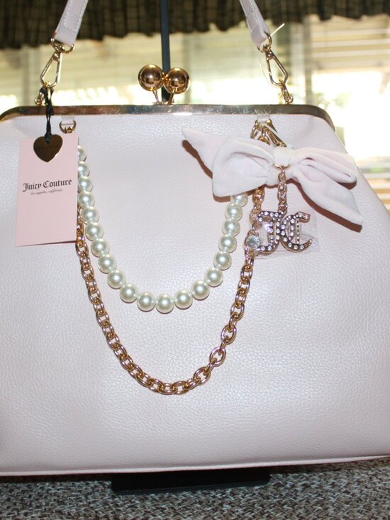 Juicy Couture Handbags - NWT Juicy Couture Pink Kiss Loch Purse. STUNNING!